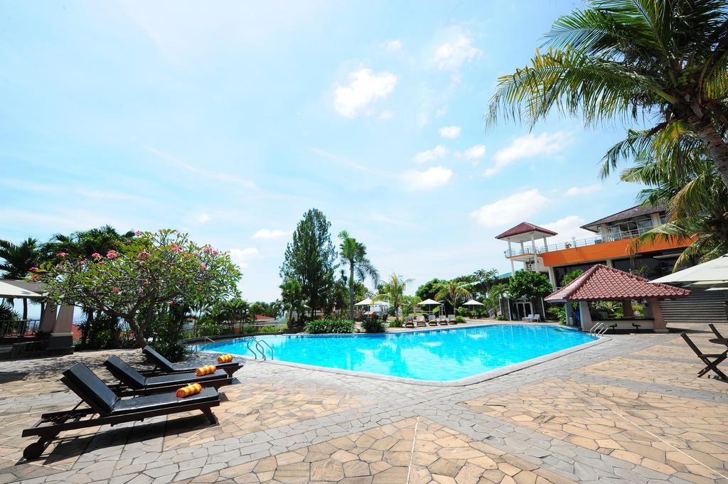 Patra Semarang Hotel&Convention Esterno foto