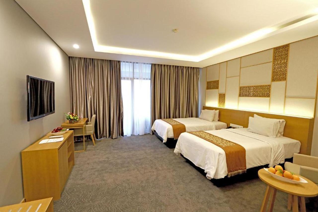 Patra Semarang Hotel&Convention Esterno foto