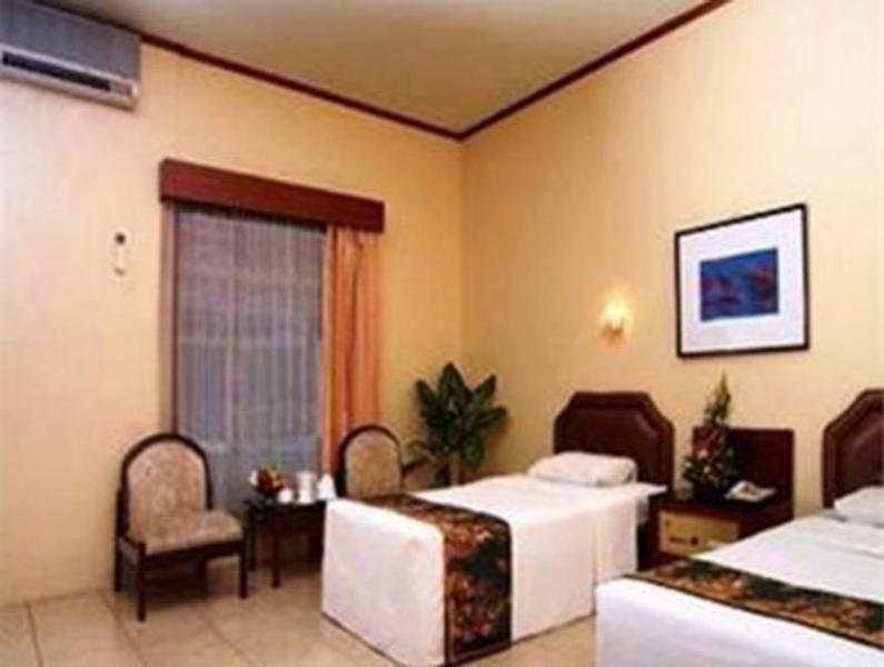 Patra Semarang Hotel&Convention Esterno foto