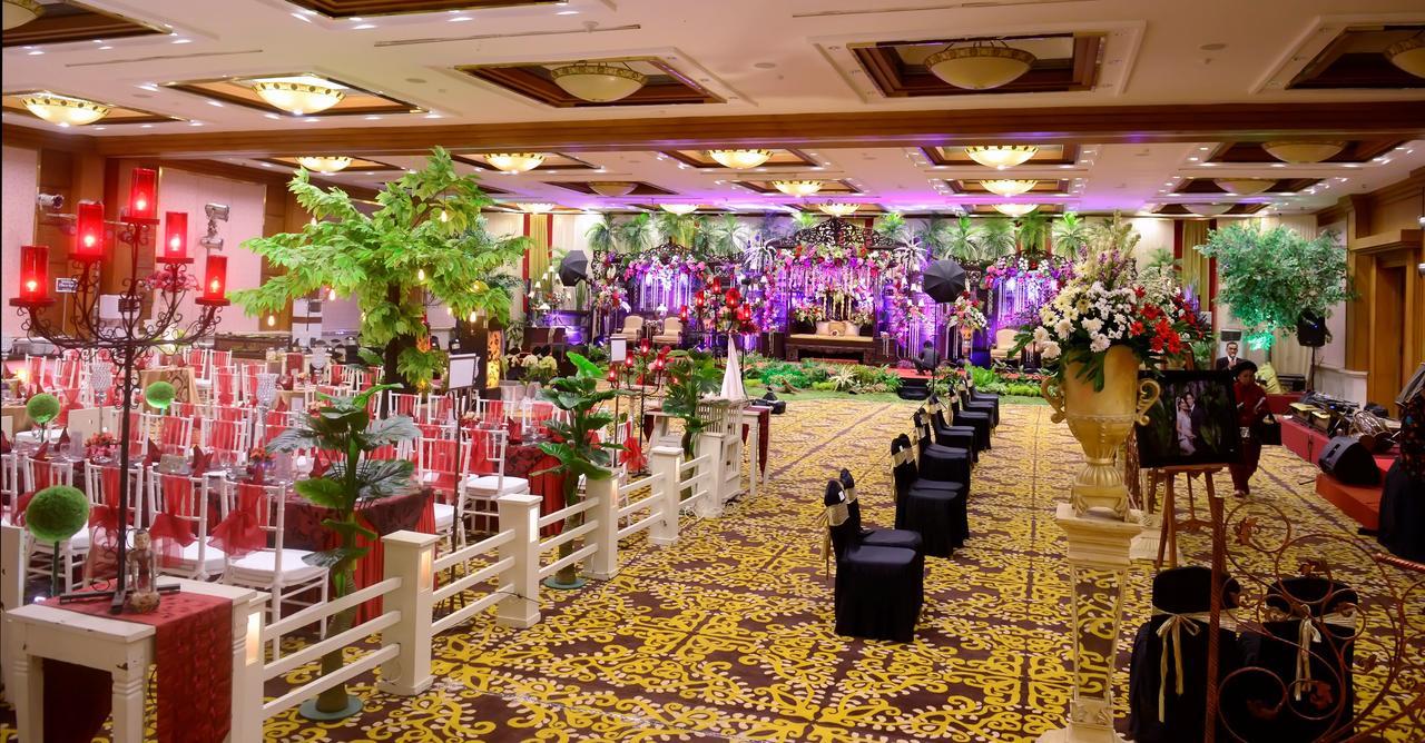 Patra Semarang Hotel&Convention Esterno foto