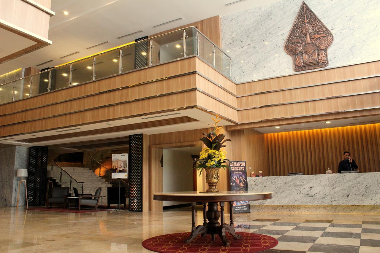 Patra Semarang Hotel&Convention Esterno foto
