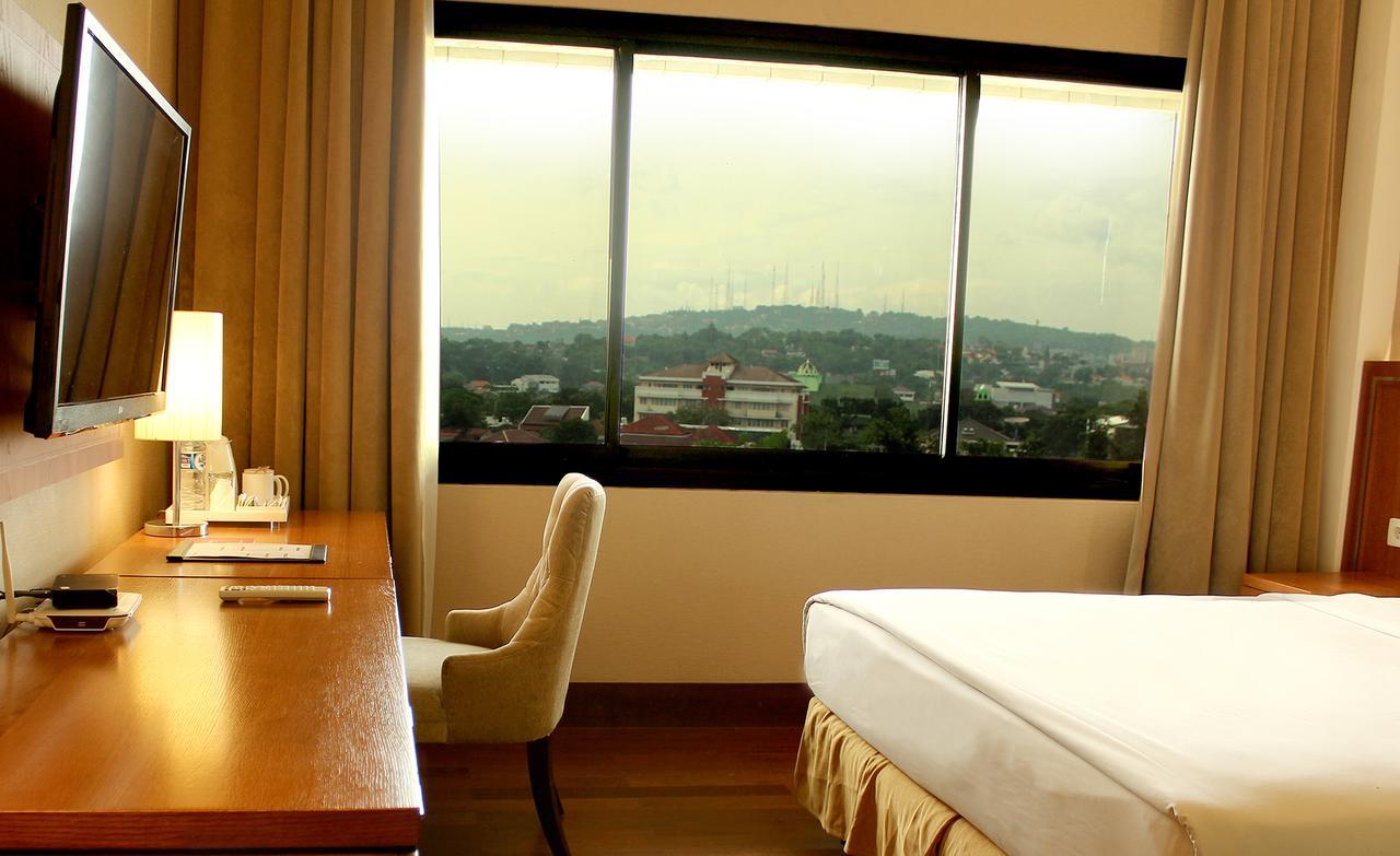 Patra Semarang Hotel&Convention Esterno foto