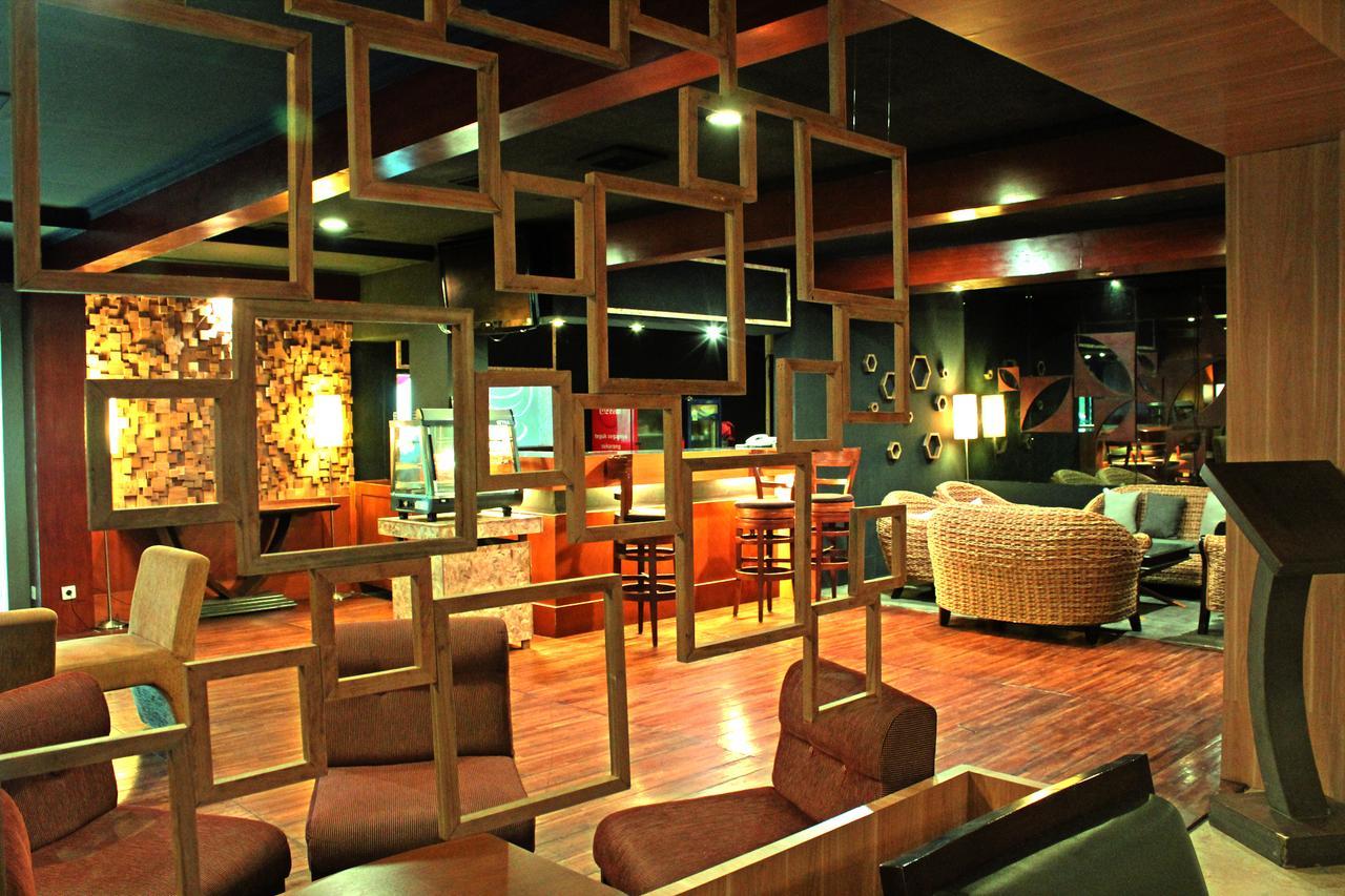 Patra Semarang Hotel&Convention Esterno foto