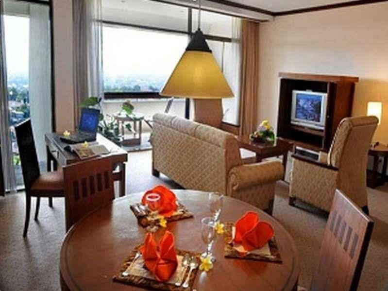 Patra Semarang Hotel&Convention Esterno foto
