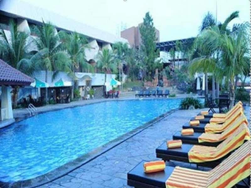 Patra Semarang Hotel&Convention Esterno foto