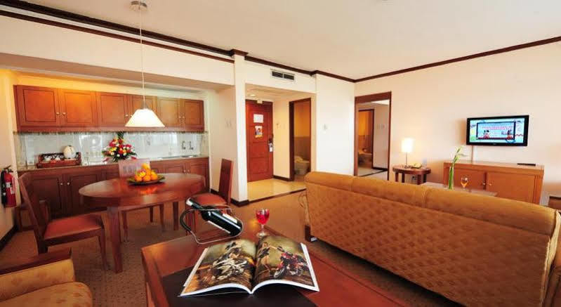 Patra Semarang Hotel&Convention Esterno foto