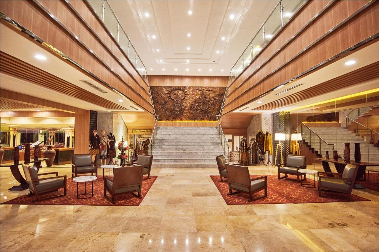 Patra Semarang Hotel&Convention Esterno foto